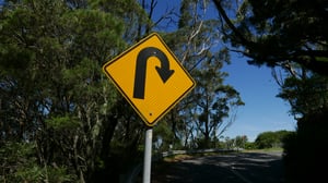 u-turn-avoid-sign