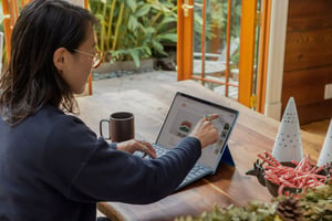woman-laptop-work